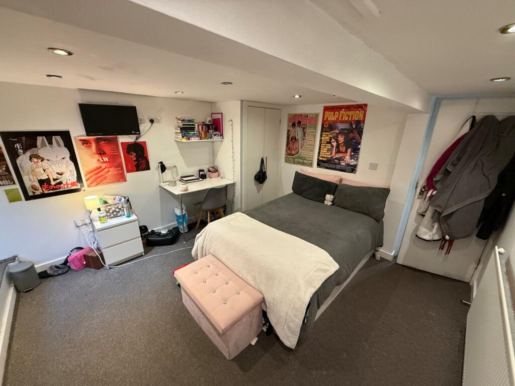 House in Leeds, Hyde Park - View 5