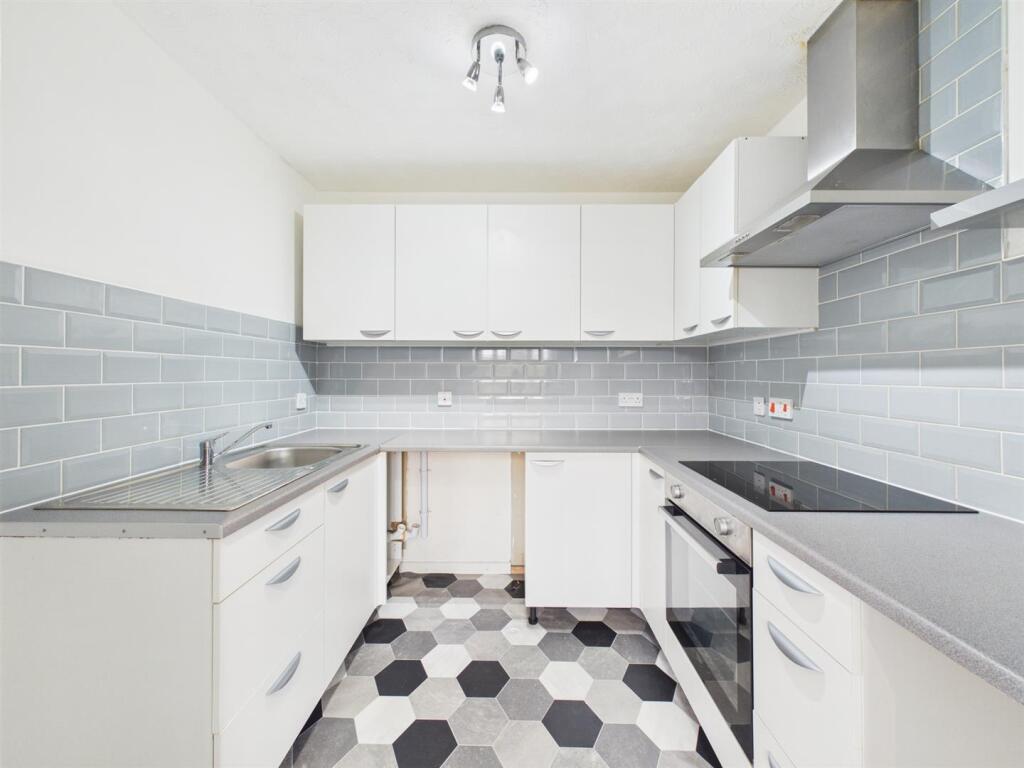 Apartment in Newcastle upon Tyne - View 3