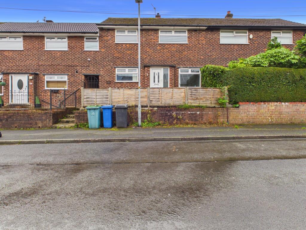 Main image of property: Lanegate, Hyde, SK14 5BZ