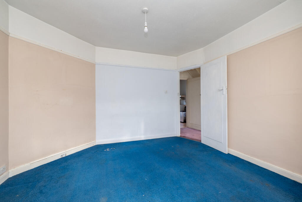 Rutland Drive, Morden, SM4 photo 4