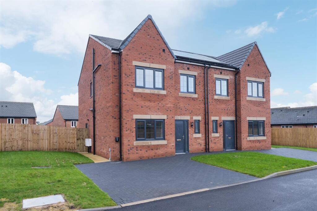 4-bed house on Chester Road, Winsford, £300,000