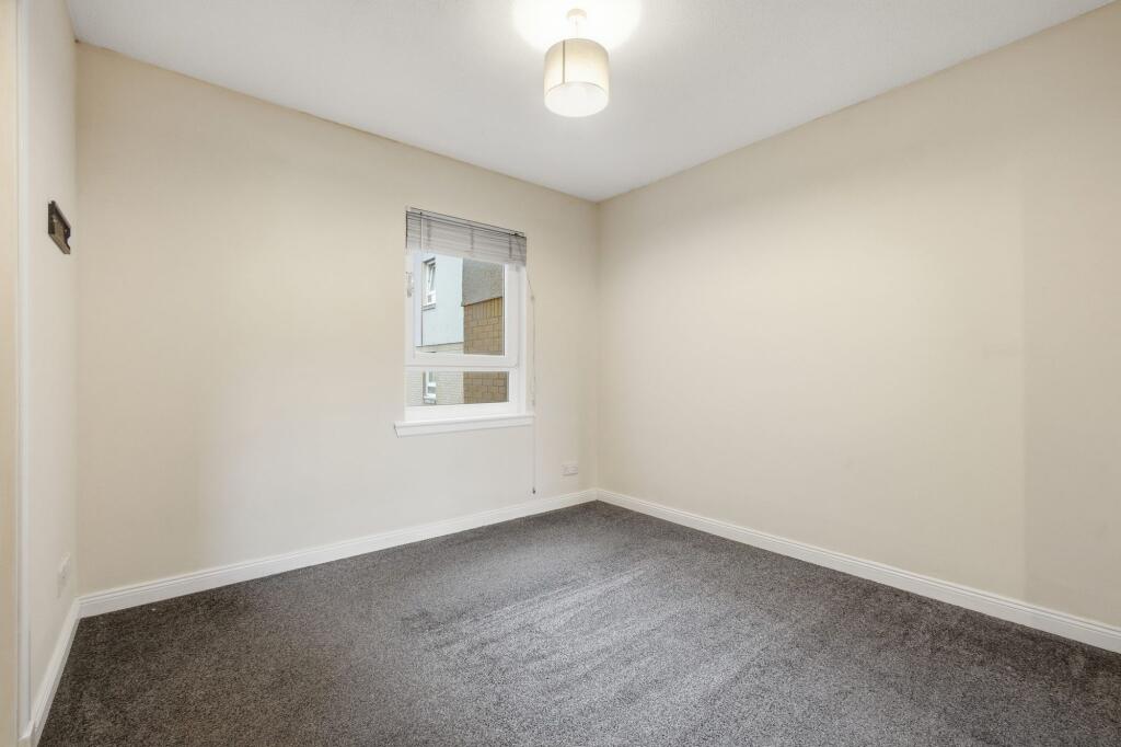 Apartment in Paisley, Renfrewshire - View 4