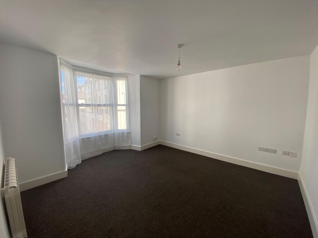 Apartment in Tonbridge - View 4