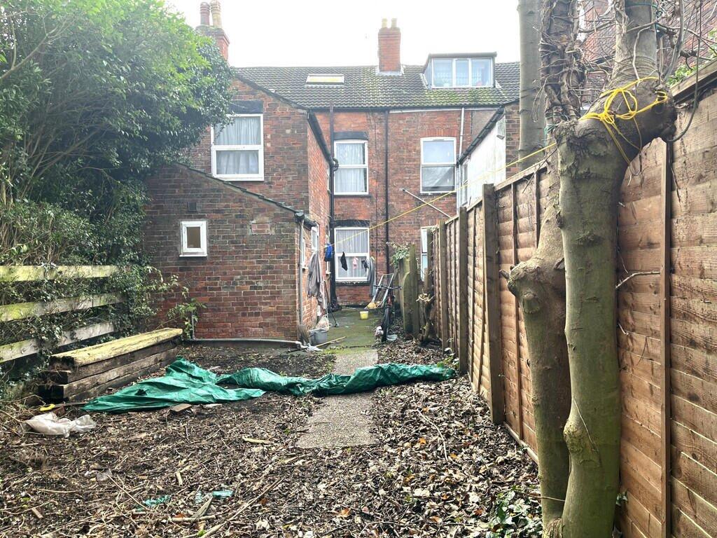 House in East Yorkshire, Kingston upon Hull - View 4