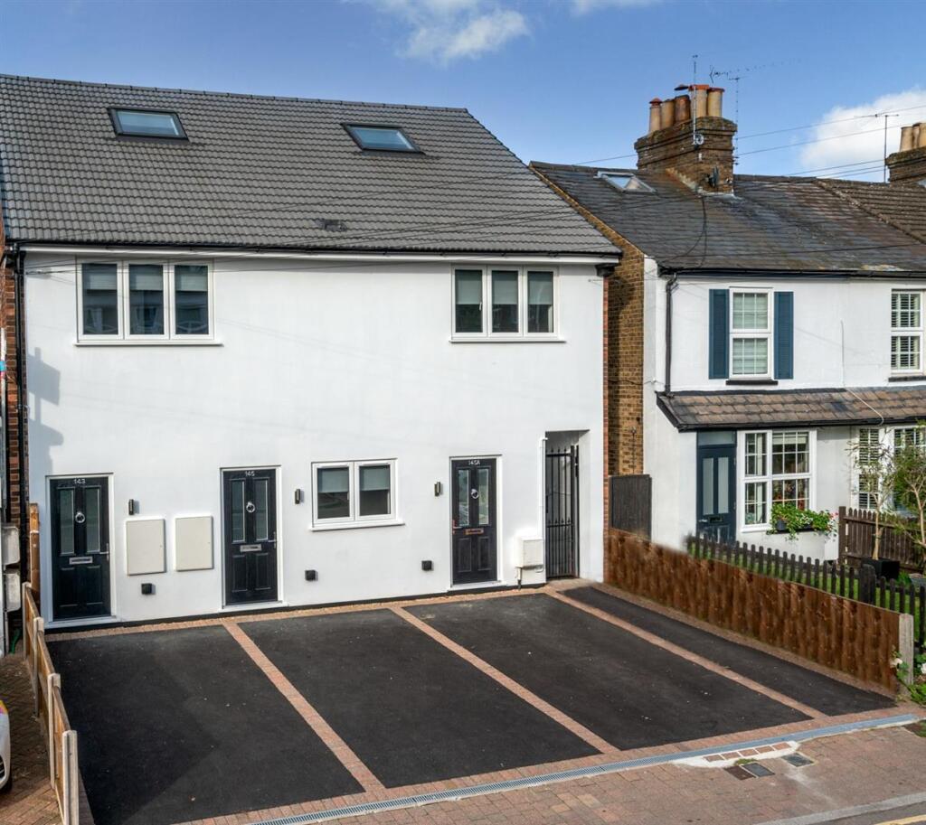 Main image of property: New Road, Croxley Green