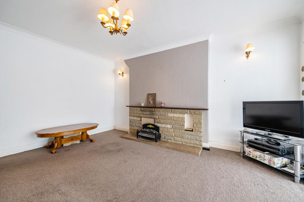 House in Three Rivers, Watford Rural - More