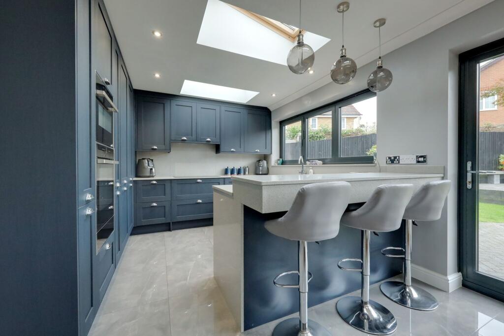 Hammonds Ridge, Burgess Hill, RH15 photo 4