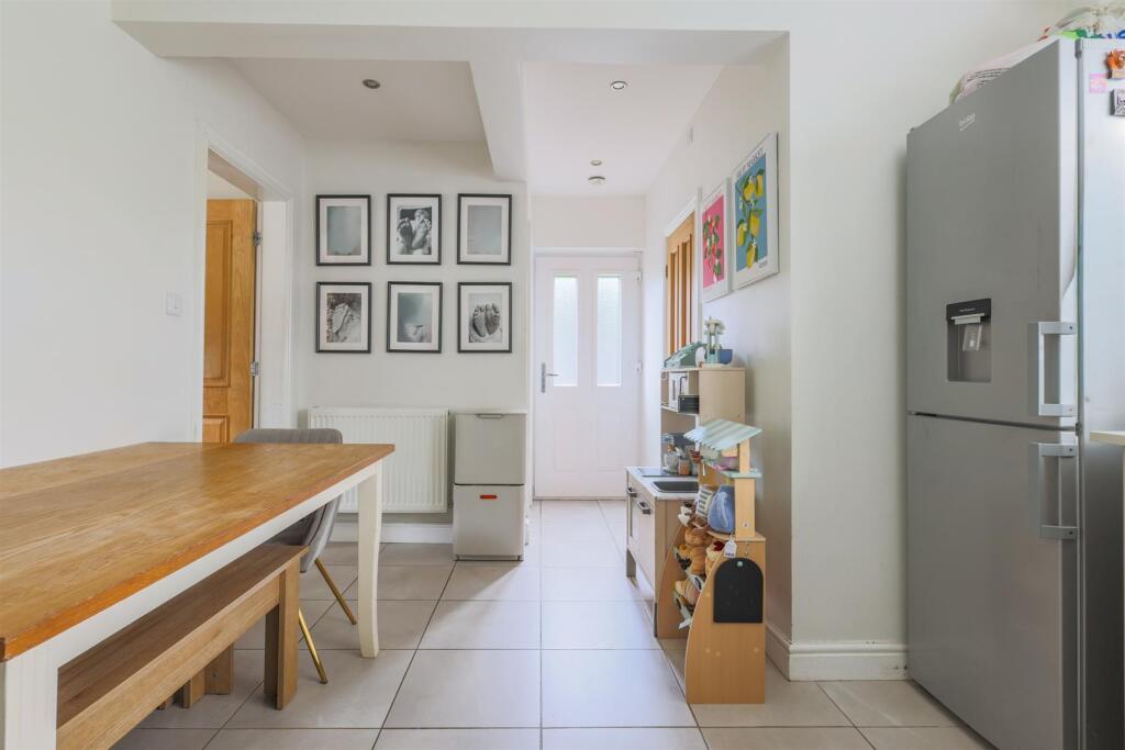 94 Attlee Road, Cheadle photo 5