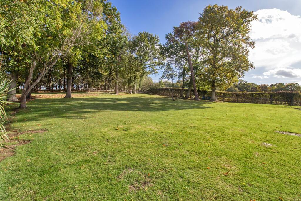Sham Farm Road, Eridge Green, TN3 photo 2