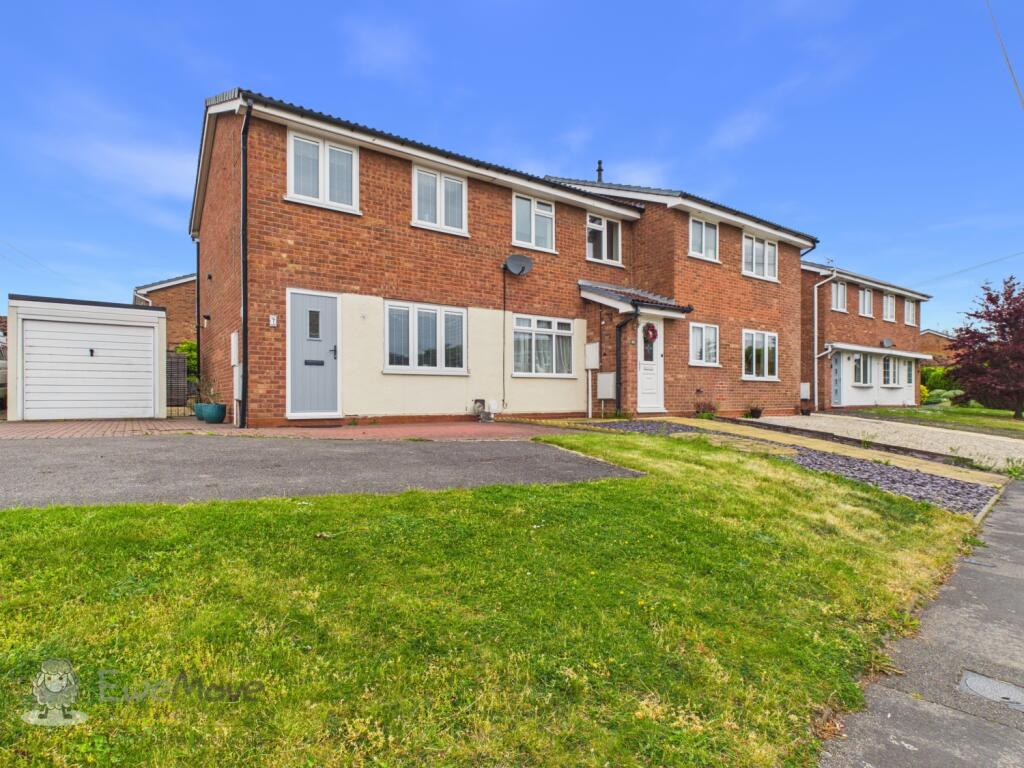 Main image of property: Crestwood Close, Stretton, Burton-on-Trent, Staffordshire, DE13