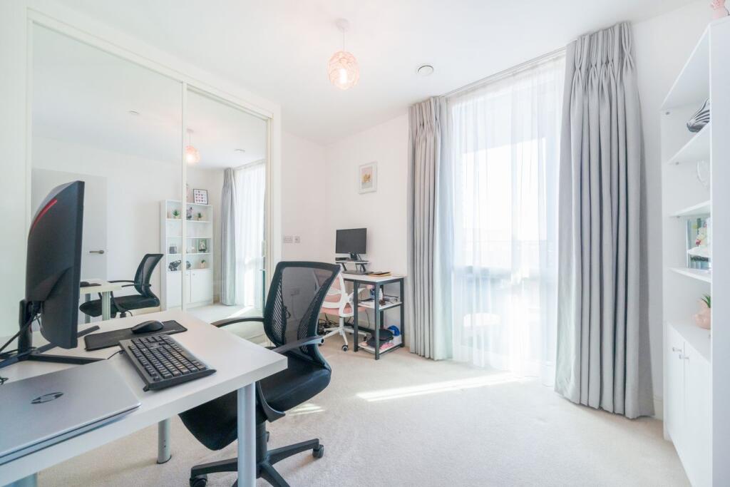 Apartment in London - View 5