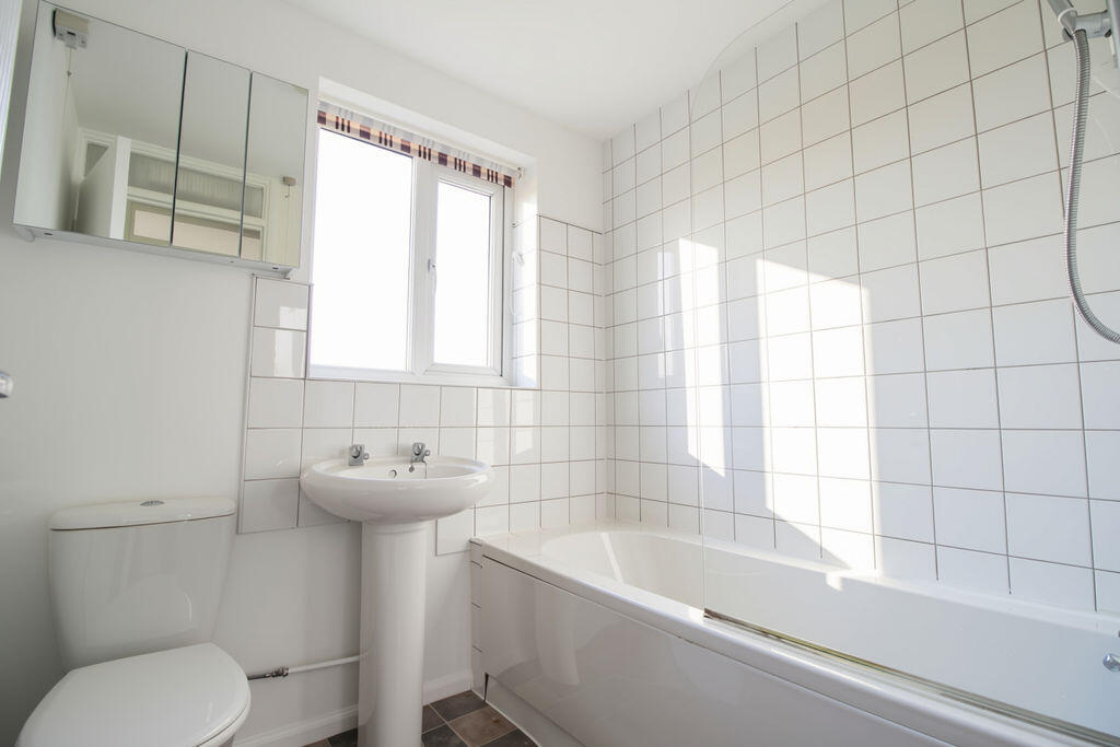 House in Broxtowe, Beeston - View 5