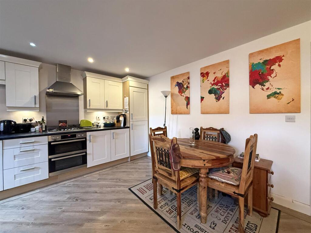 Apartment in Shrewsbury - More