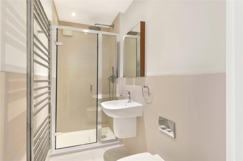 Apartment in London - View 5