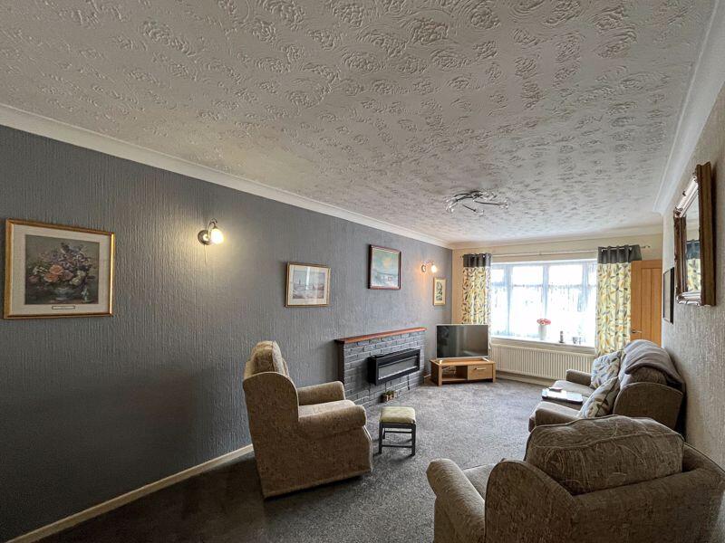 Chase Vale, Burntwood, WS7 3GD photo 4