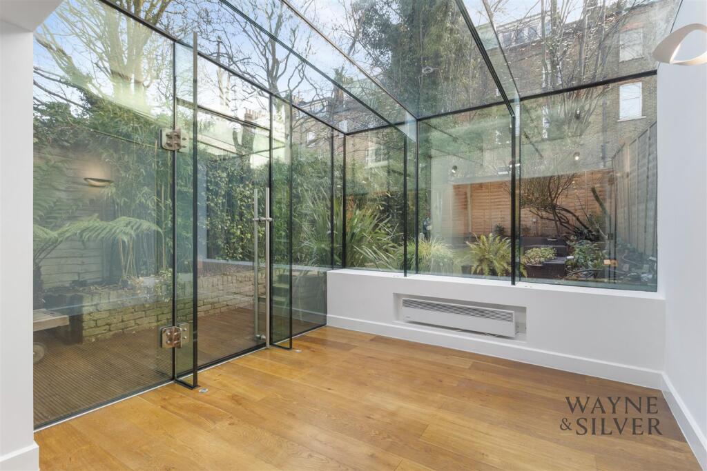 Apartment in London - View 2