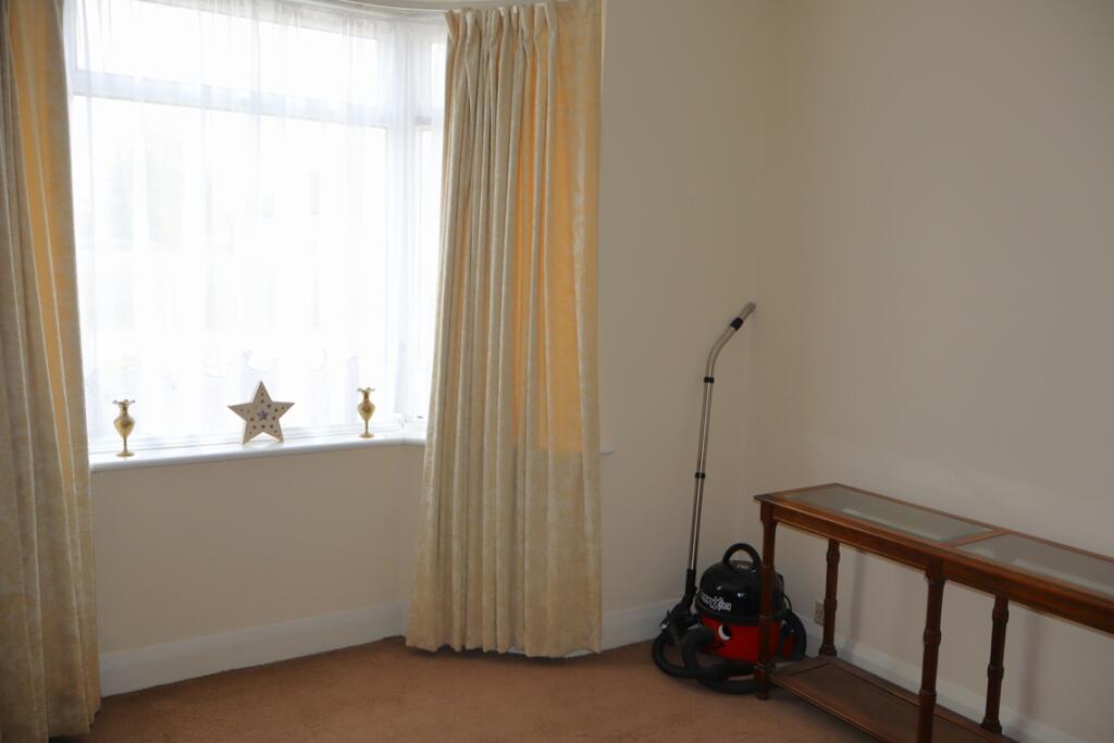 House in Grays, Little Thurrock - View 5