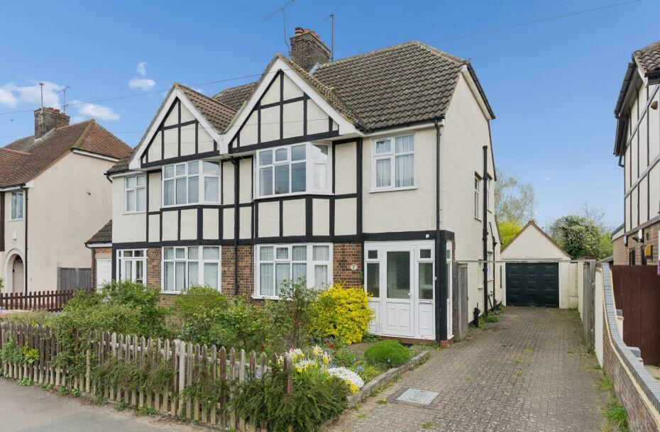 Main image of property: Bearton Avenue, Hitchin, SG5