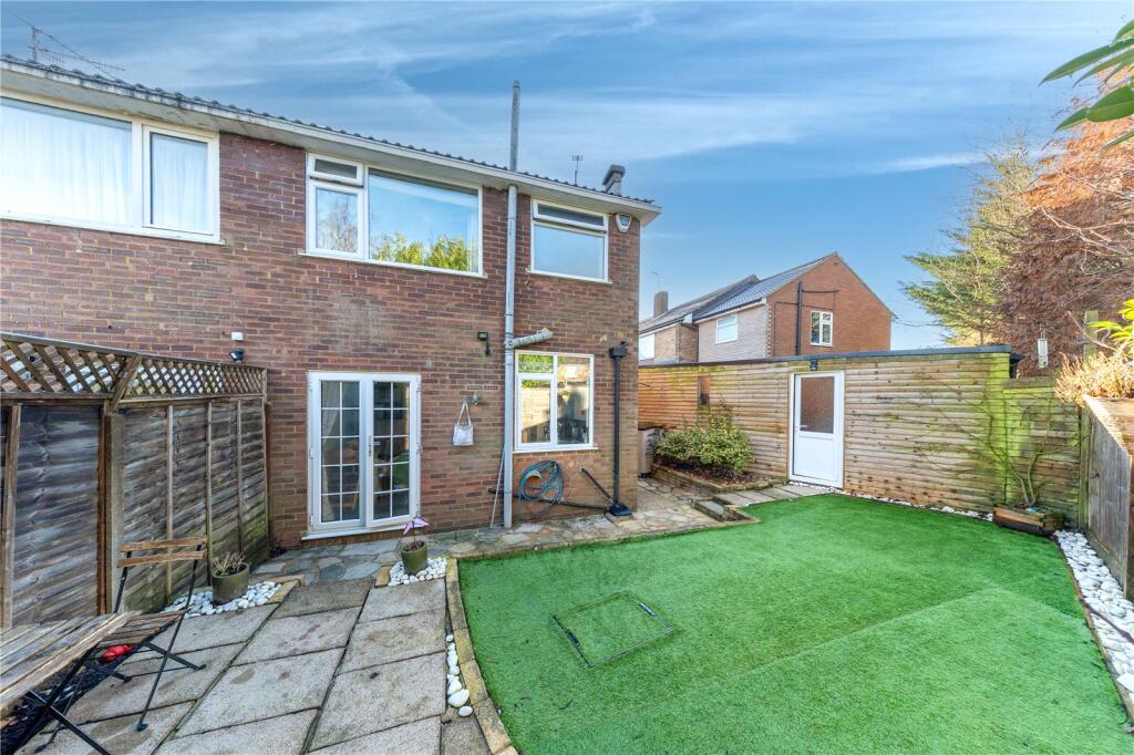 Rosewood Close, Luton, Bedfordshire, LU2 photo 2
