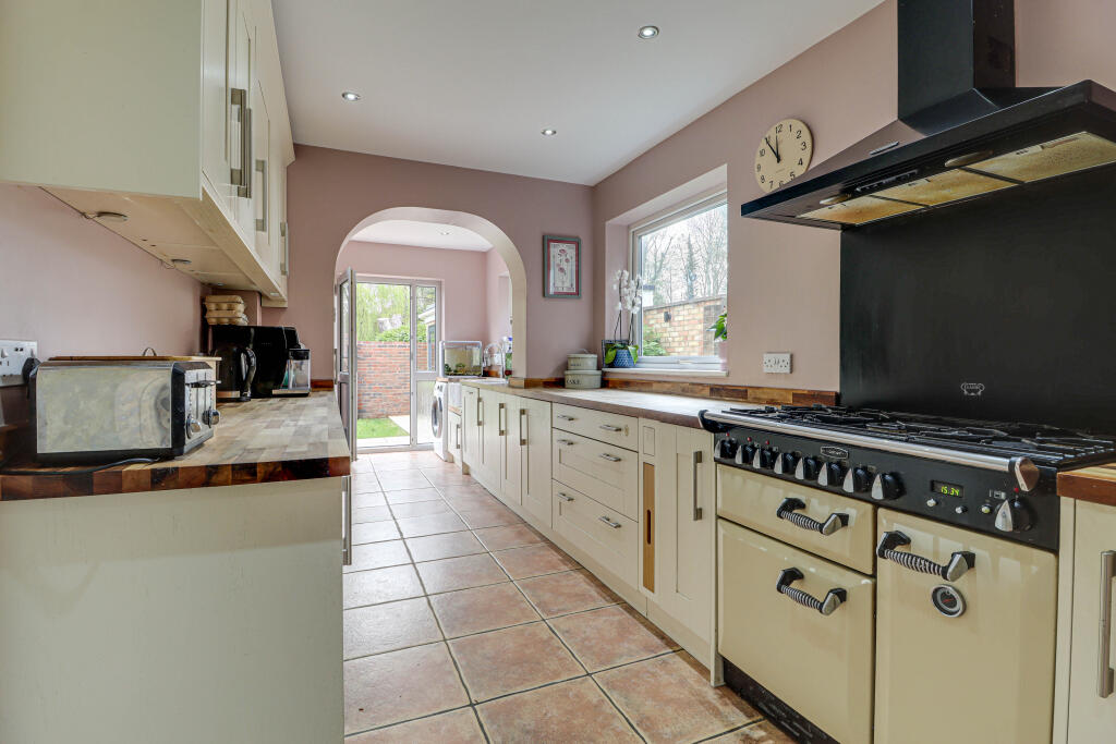 House in St Albans, Redbourn - View 3