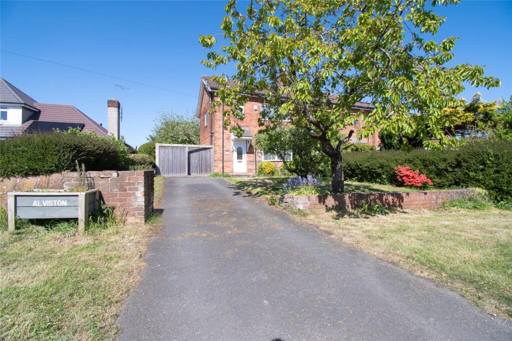 Main image of property: Neston Road, Willaston, Neston
