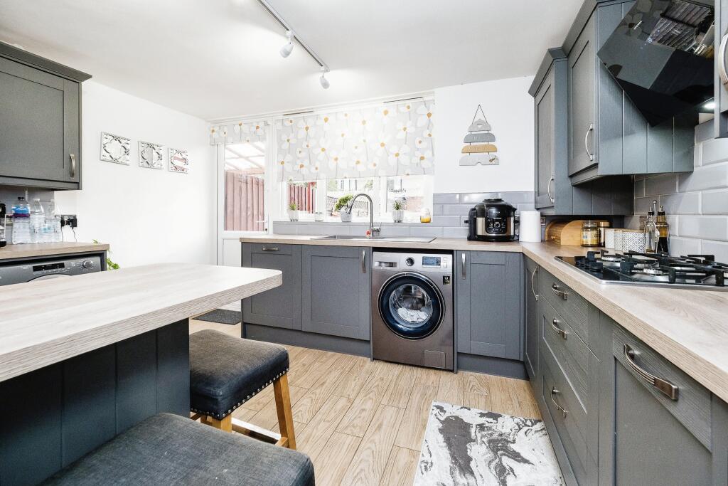 House in London, Mill Meads, West Ham - View 5