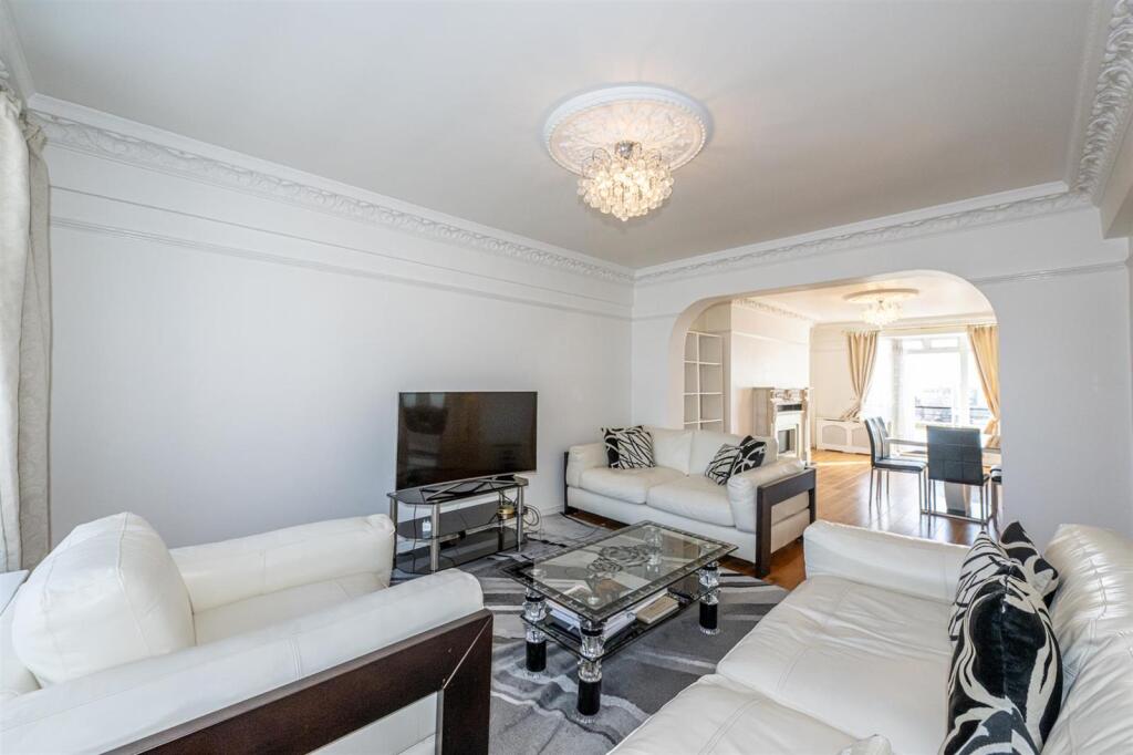 3 bedroom flat for rent