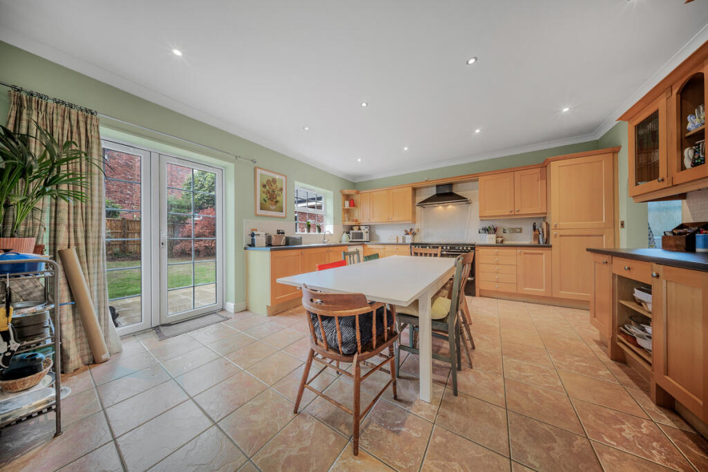 House in Willaston, Stapeley Gardens, Stapeley and District - View 4