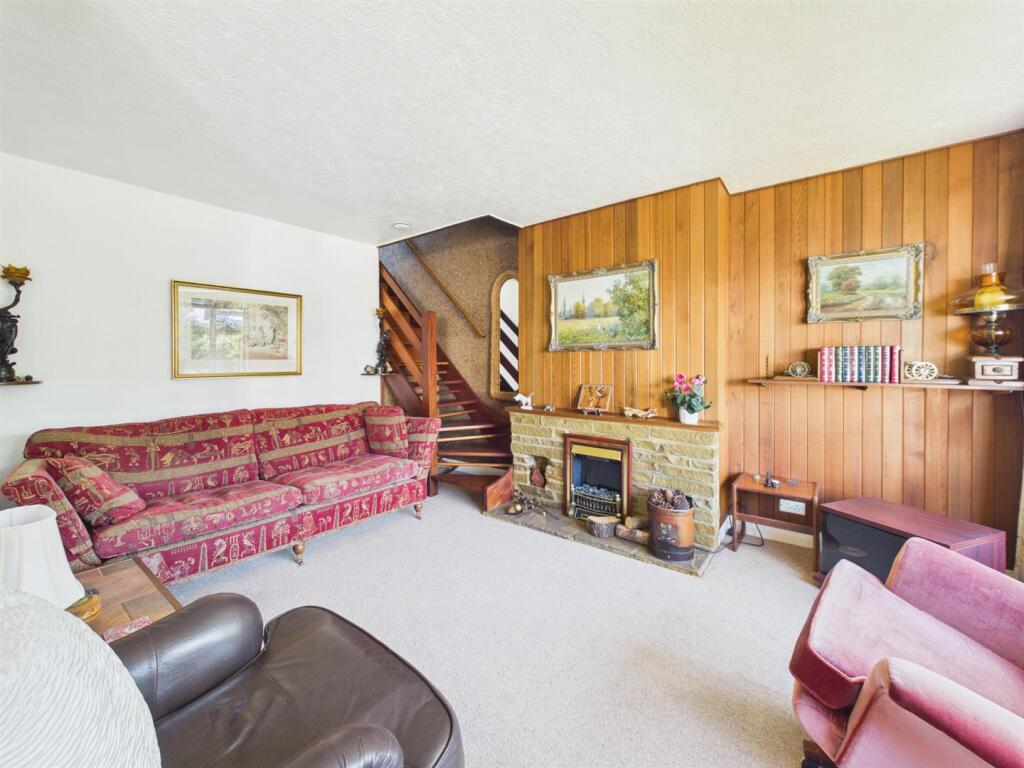 House in Peacehaven, Telscombe Cliffs - More