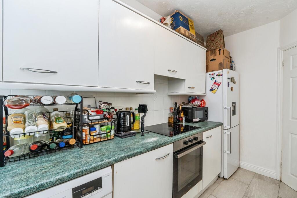 Apartment in Southampton - More