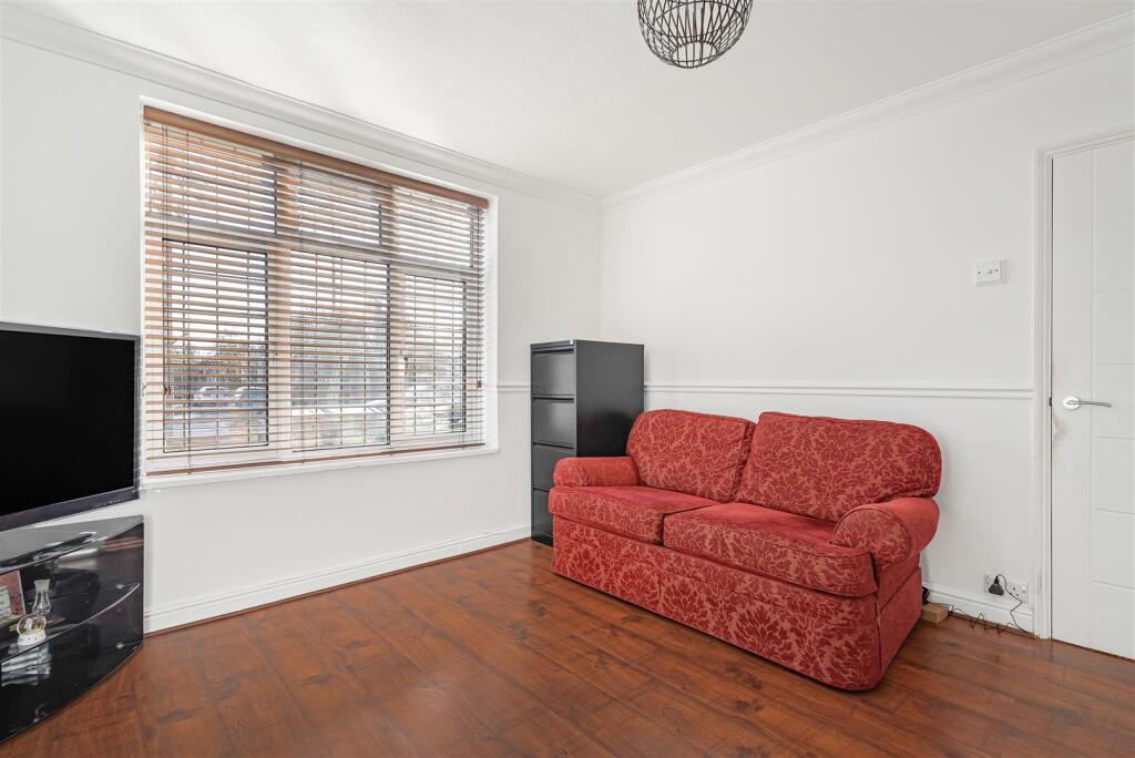 Longshaw Road, Chingford photo 4