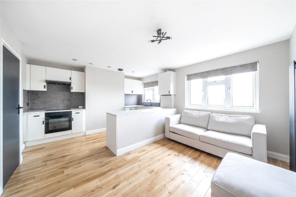 Main image of property: Green Lanes, London, N21