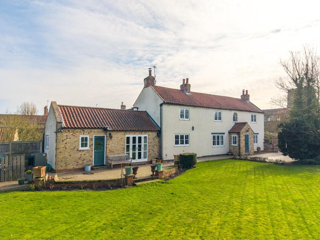 Main image of property: The White House, Adlingfleet, DN14 8HU
