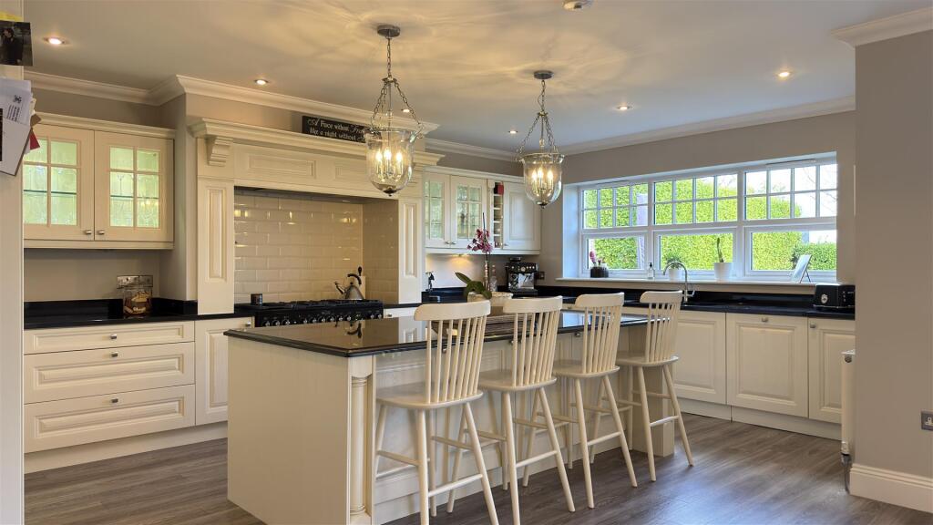 Additional image 4 of Sandbanks Road, Lilliput