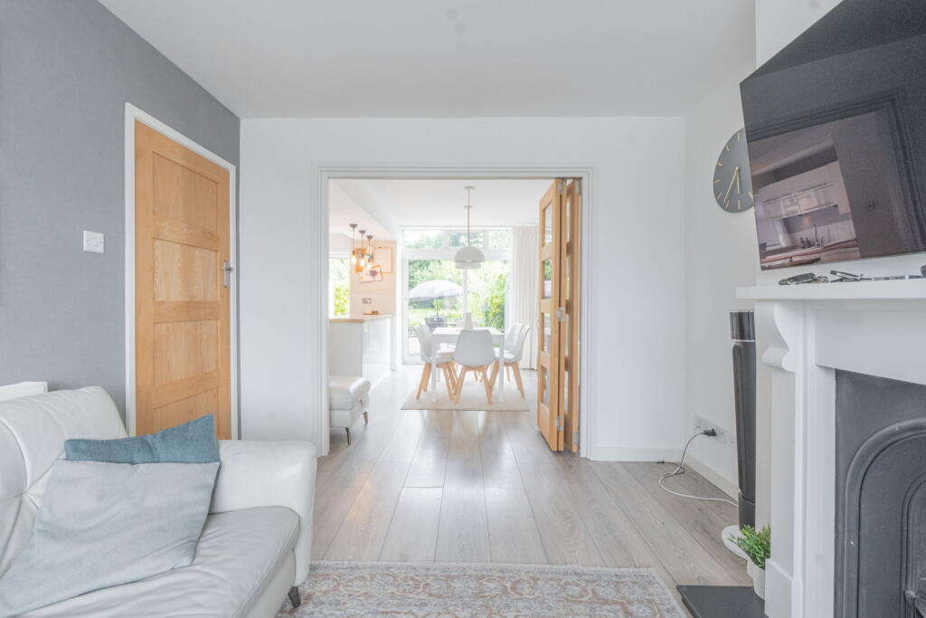 House in Solihull, Haslucks Green - View 3