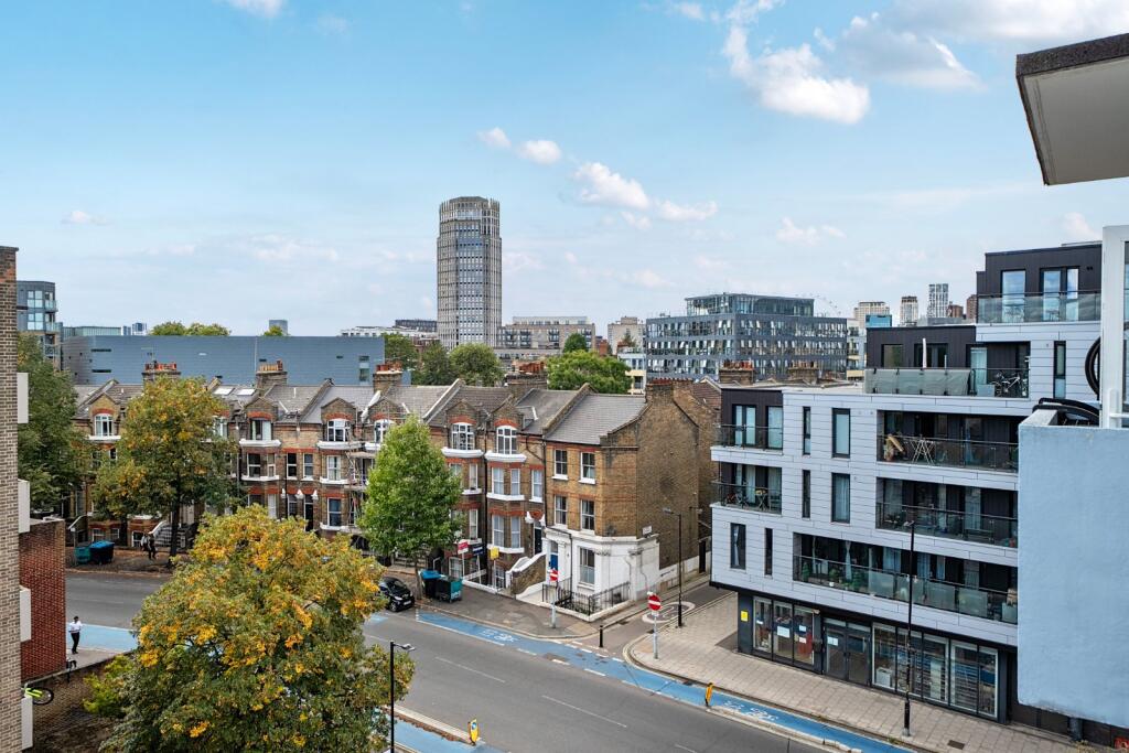 Apartment in London - View 5