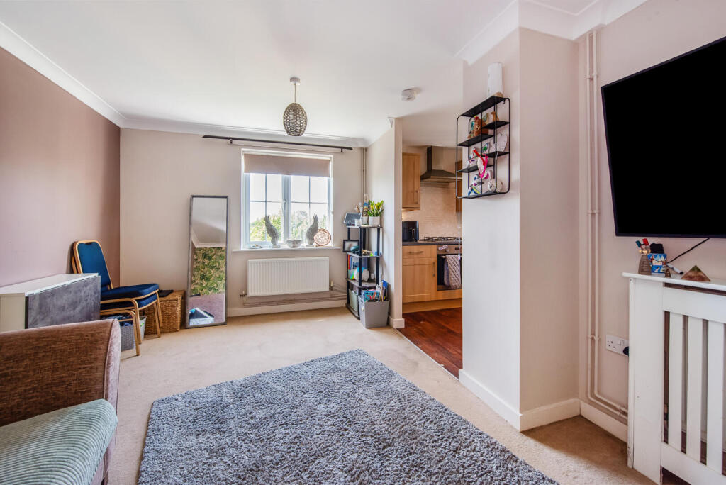Bedford Drive, Fareham - View 3