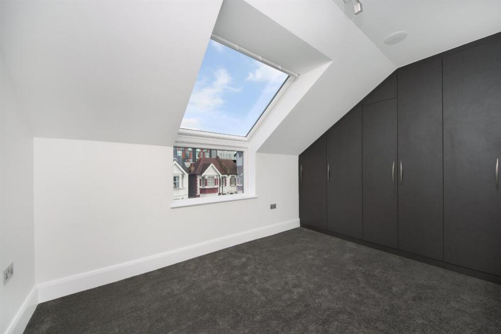 4 bedroom semi-detached house for rent