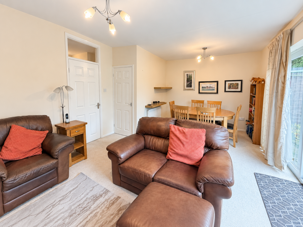 House in Fareham, Locks Heath - View 4
