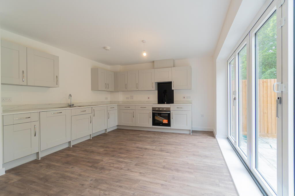 House in Southampton - View 2