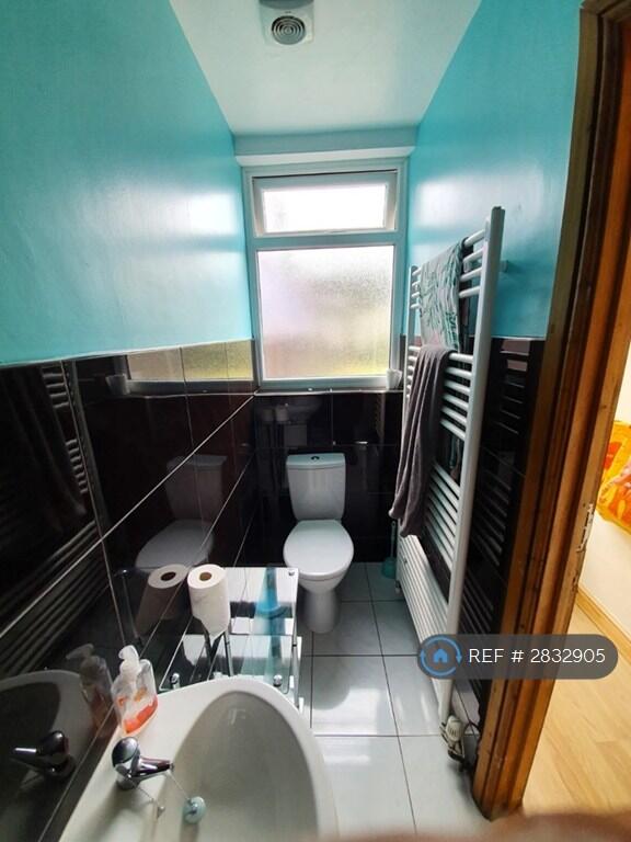 5 bedroom terraced house for rent