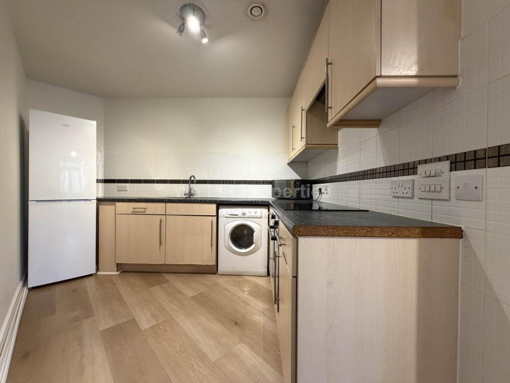 Apartment in Manchester, Hulme - View 5