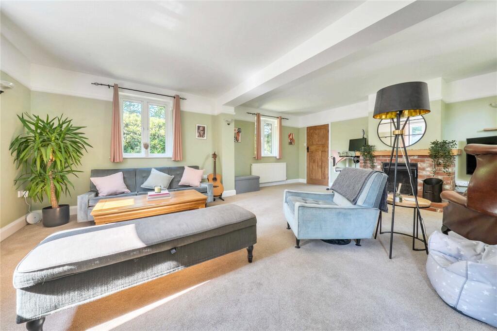House in Basingstoke and Deane, Sherfield on Loddon - View 4
