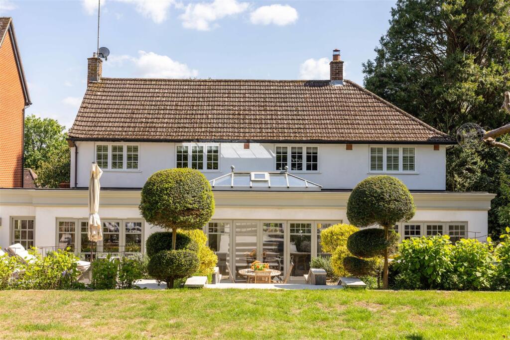 Main image of property: The Avenue, South Nutfield