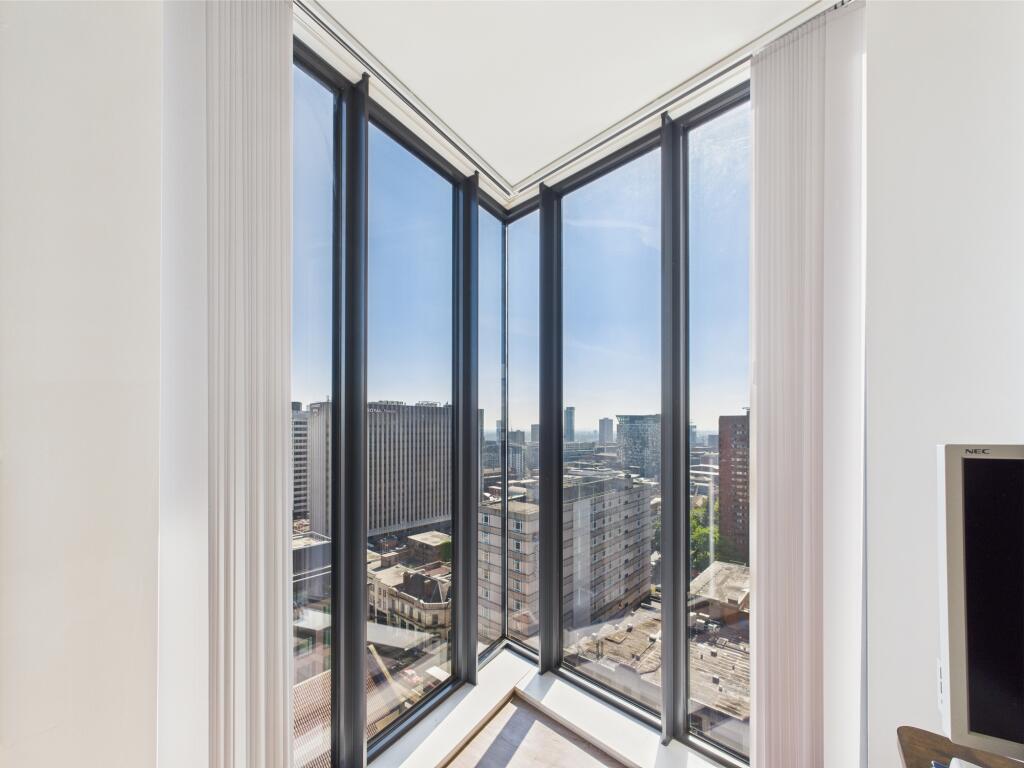 Apartment in Birmingham, West Midlands - View 3
