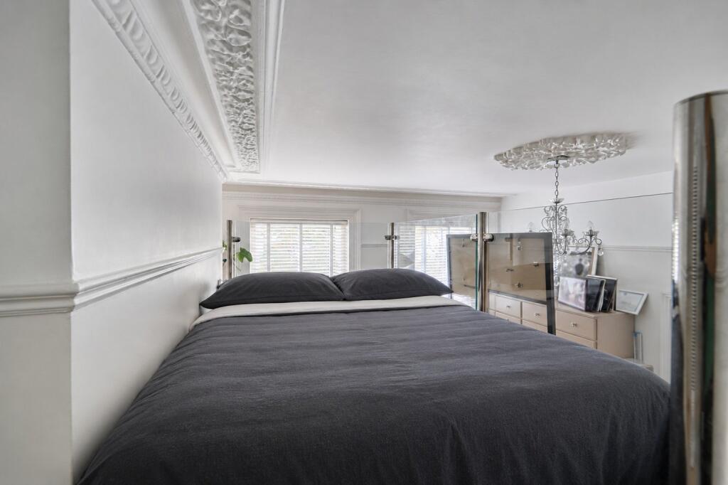 Apartment in Brighton - View 5