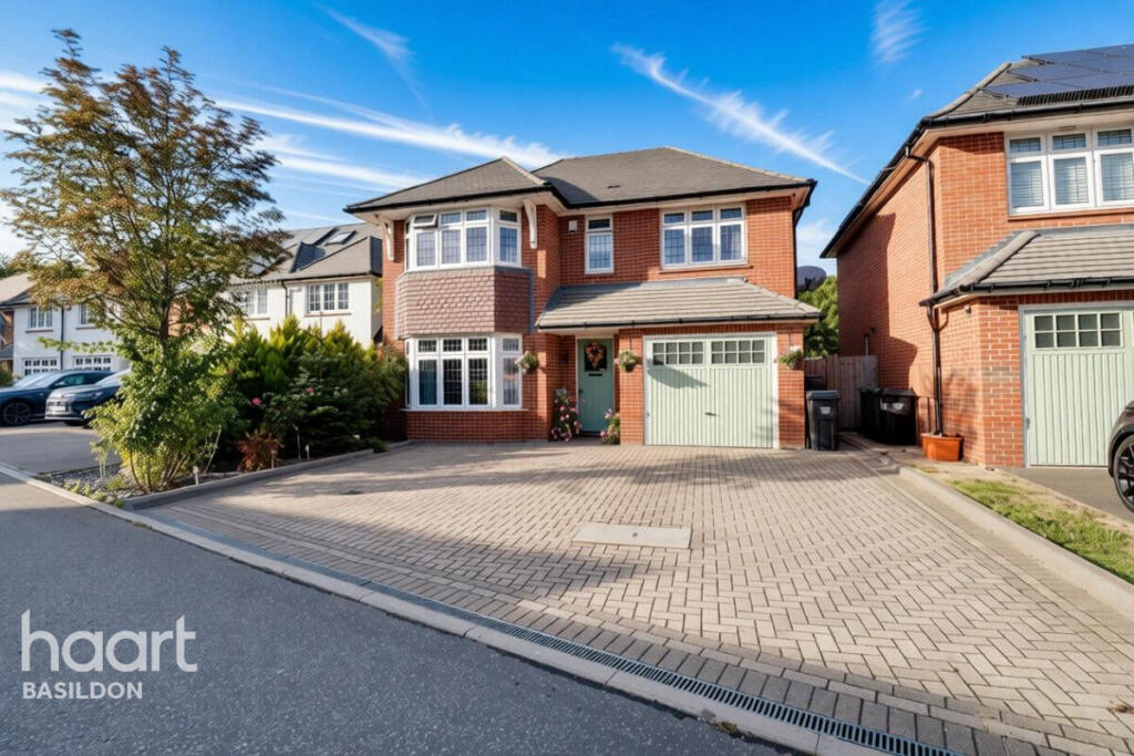 House in Basildon, Lee Chapel - View 2