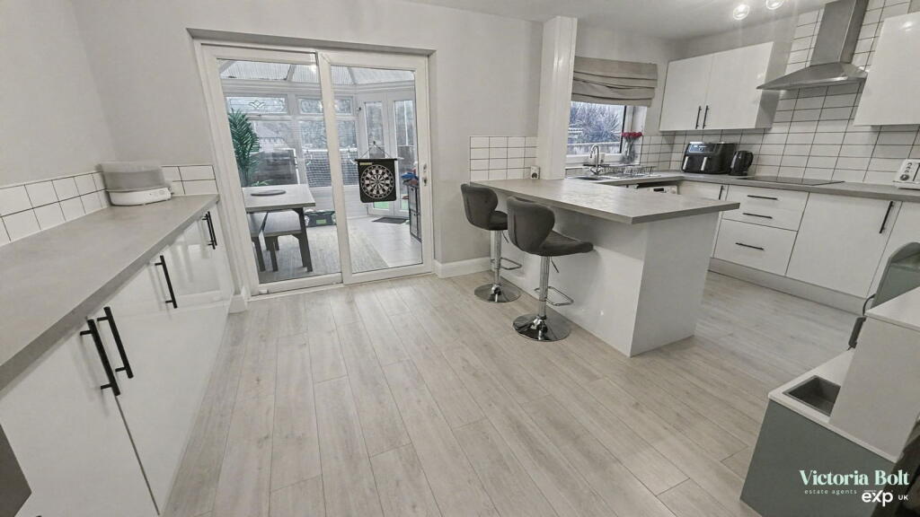 Cardiff Close, Plympton photo 3