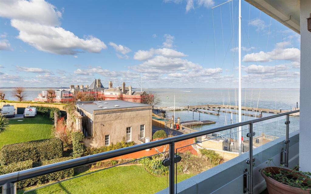 Apartment in Portsmouth - View 4