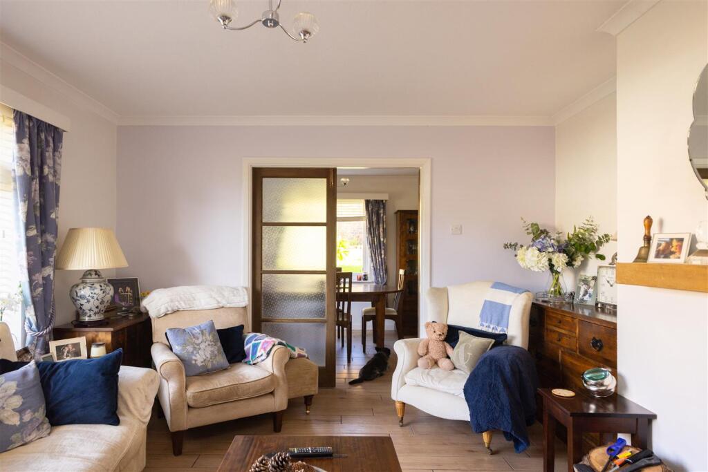 House in Bexhill-on-Sea, White Hill - More
